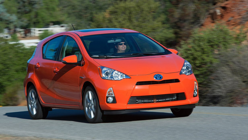 Illustration for article titled The Worst Car Colors Ever Offered
